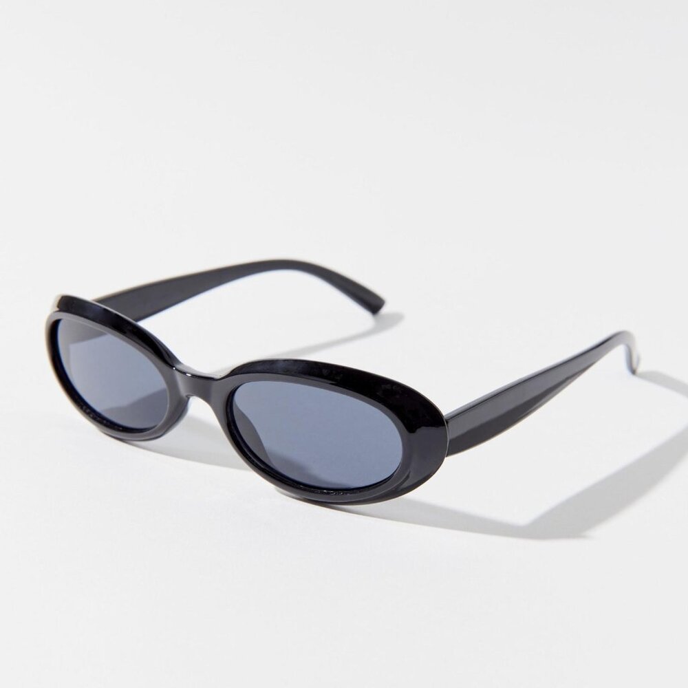 Urban Outfitters UO Mazzy '90s Plastic Oval Sunglasses Black Y2K - Picture 2 of 6